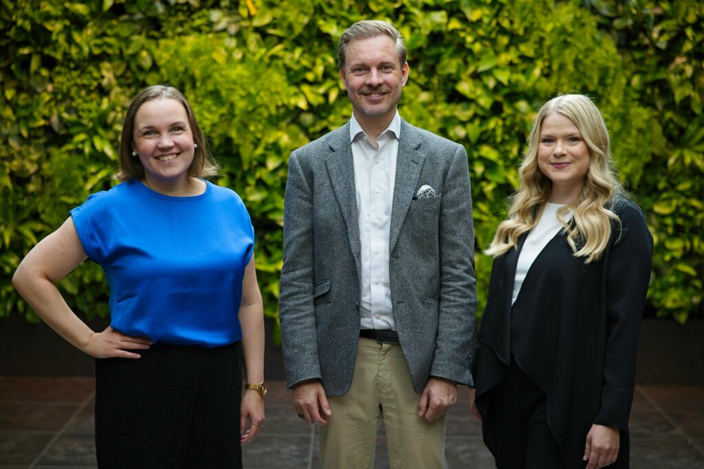 Teknologiateollisuus Akseli Futures Platform Marianna More Than Group Sointu siistissä rivissä. Kuvaaja Ville Launiala, HueSky